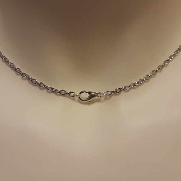 Lilly necklace - Picture 4 of 4